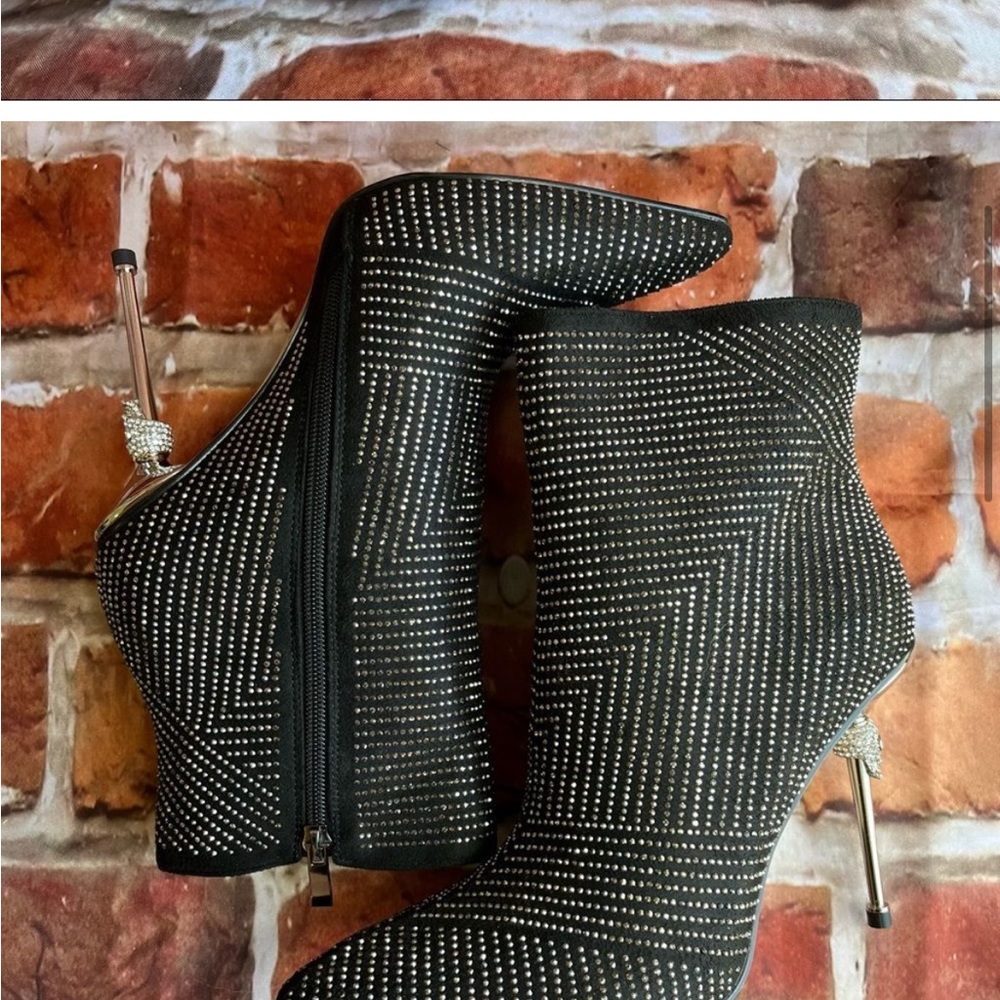 Alexander Wang never worn. so cute, i got the wrong size.